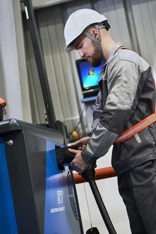 Möbelfabrik hoher Stapelbetrieb, BYD RTR20 Vorwärtsgabelstapler zur Verbesserung